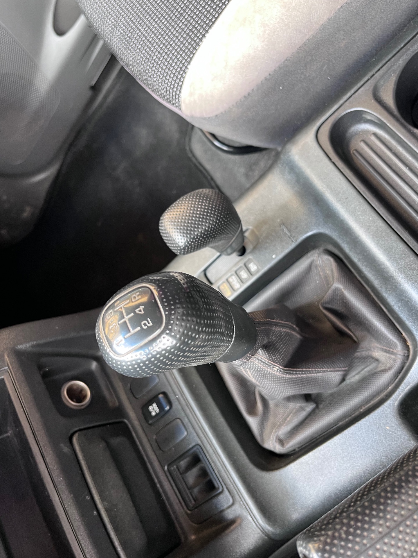 Mitsubishi Montero  2.5 TDI Sahel