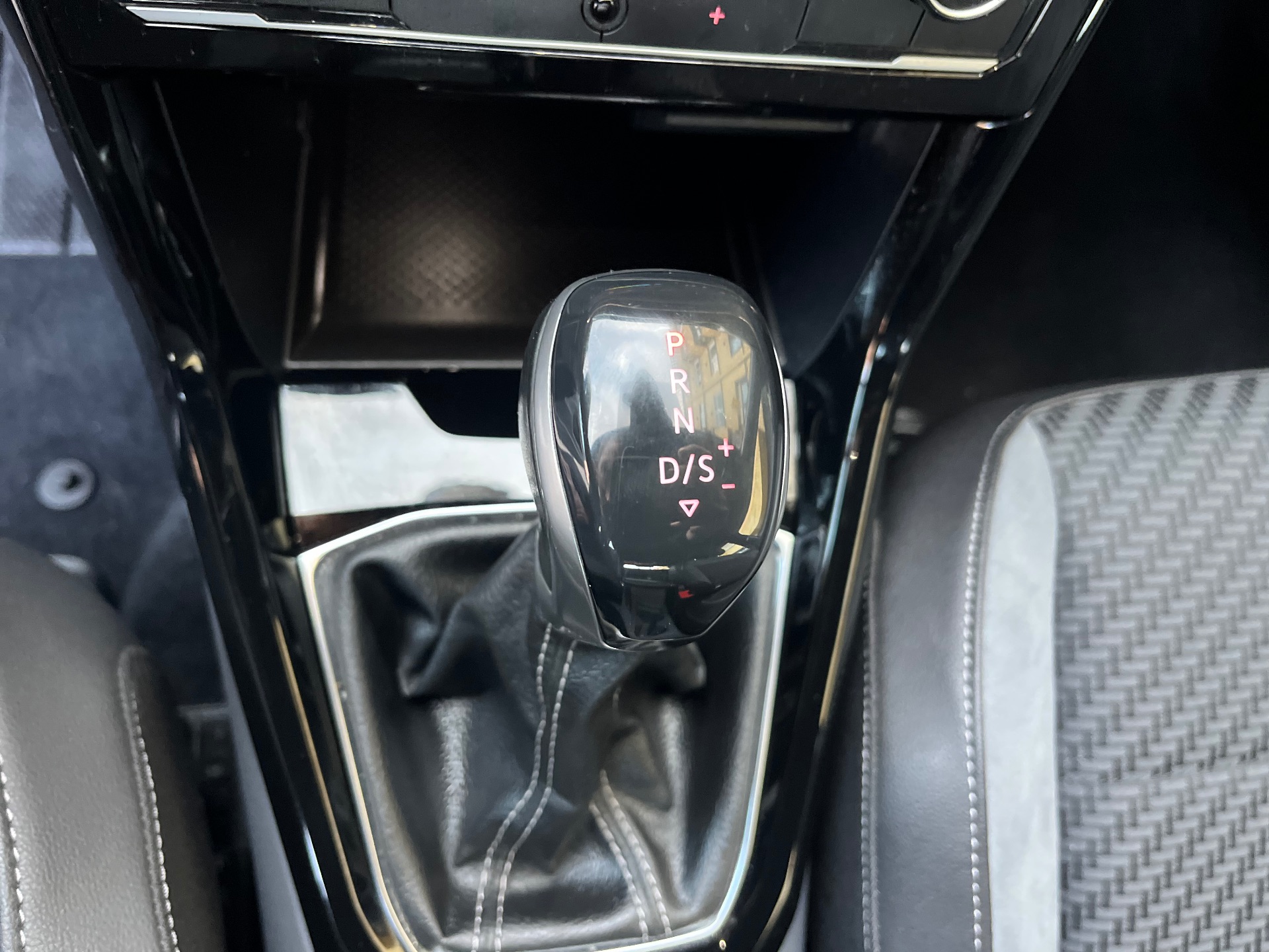 Volkswagen T-Cross 1.0 TSI 110 CV DSG Sport