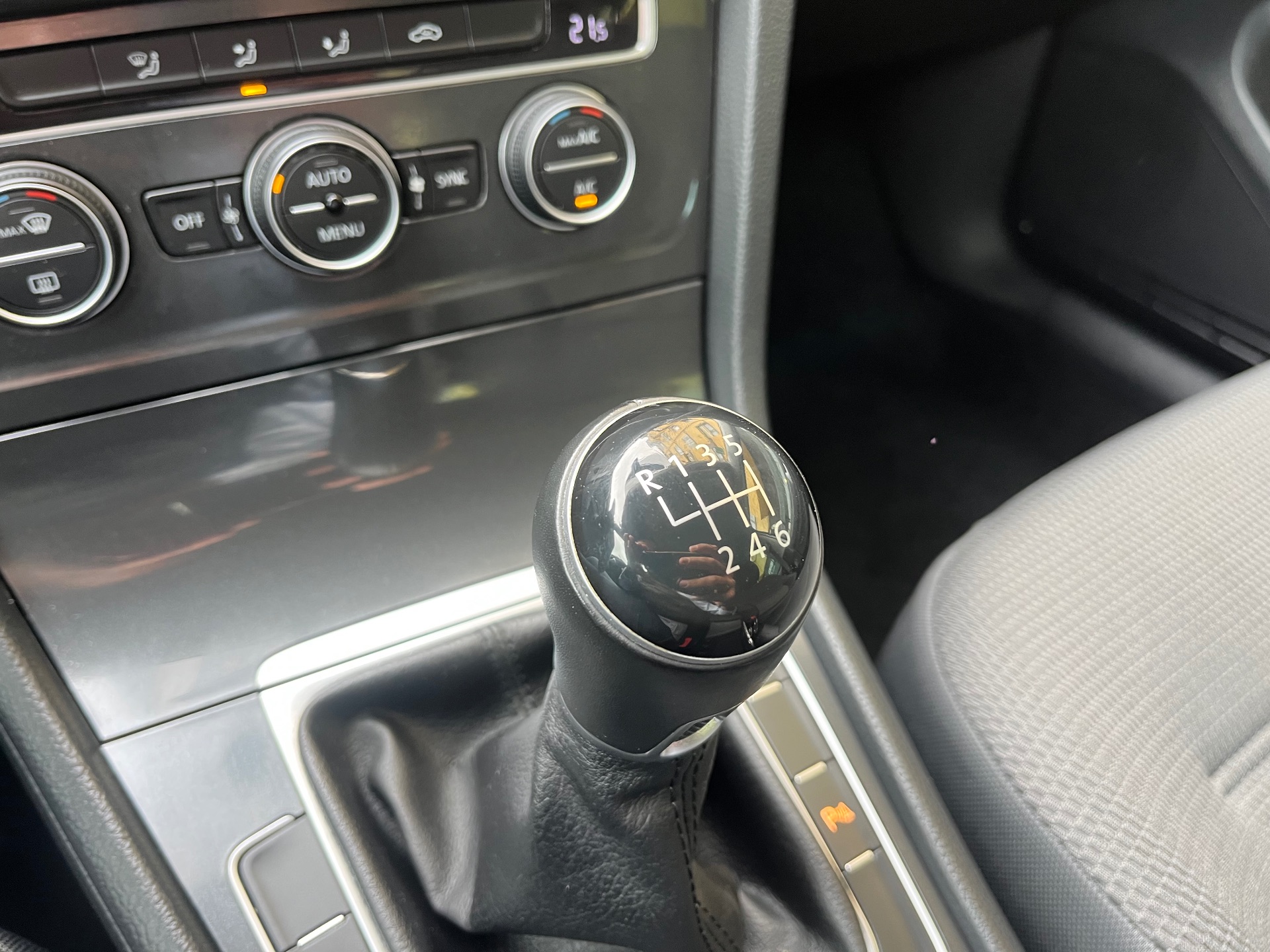 Volkswagen Golf  Advance 1.0 TSI (115CV)