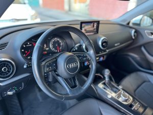 Audi A3  1.6 TDI STRONIC AMBITION