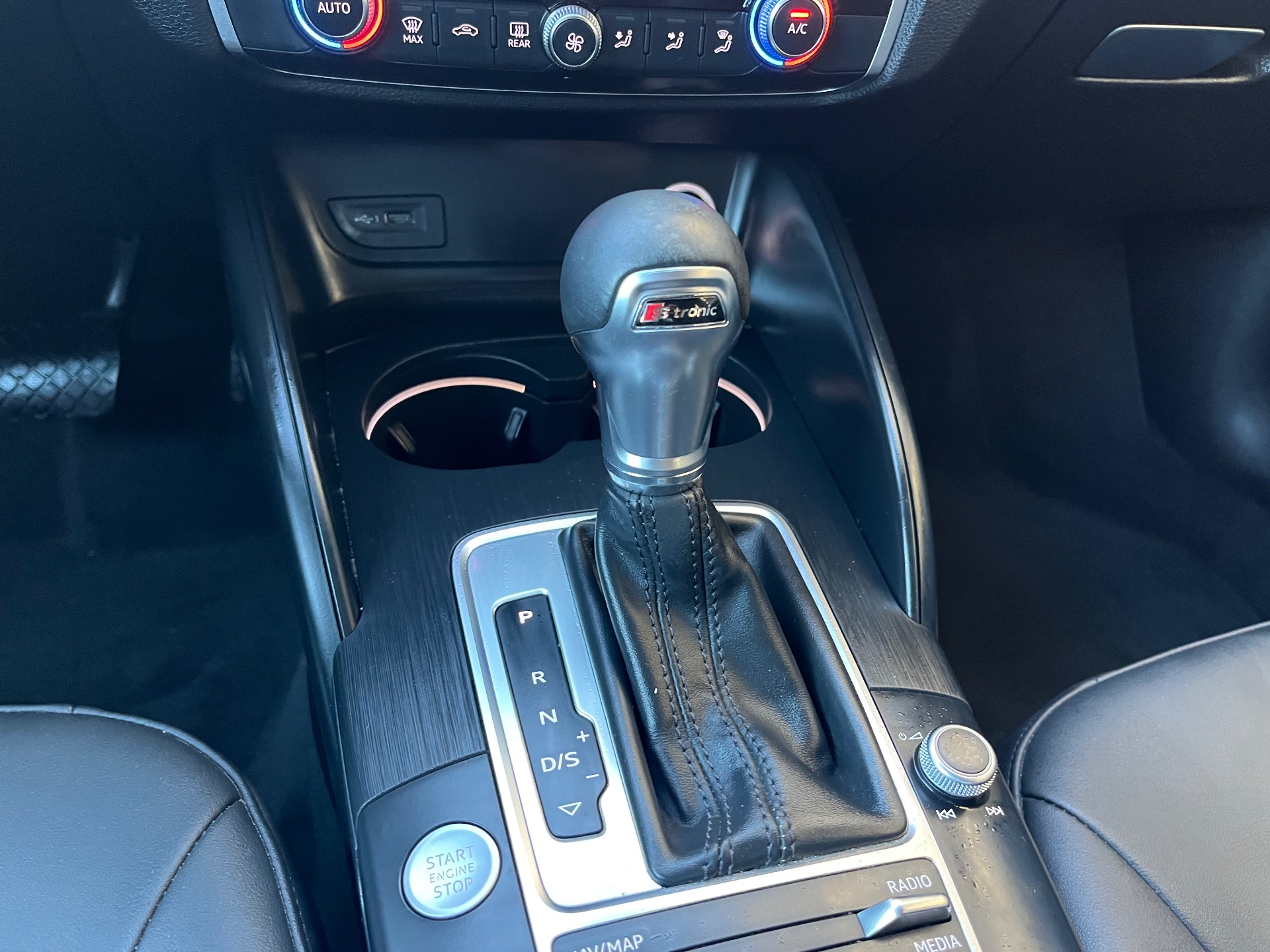 Audi A3  1.6 TDI STRONIC AMBITION