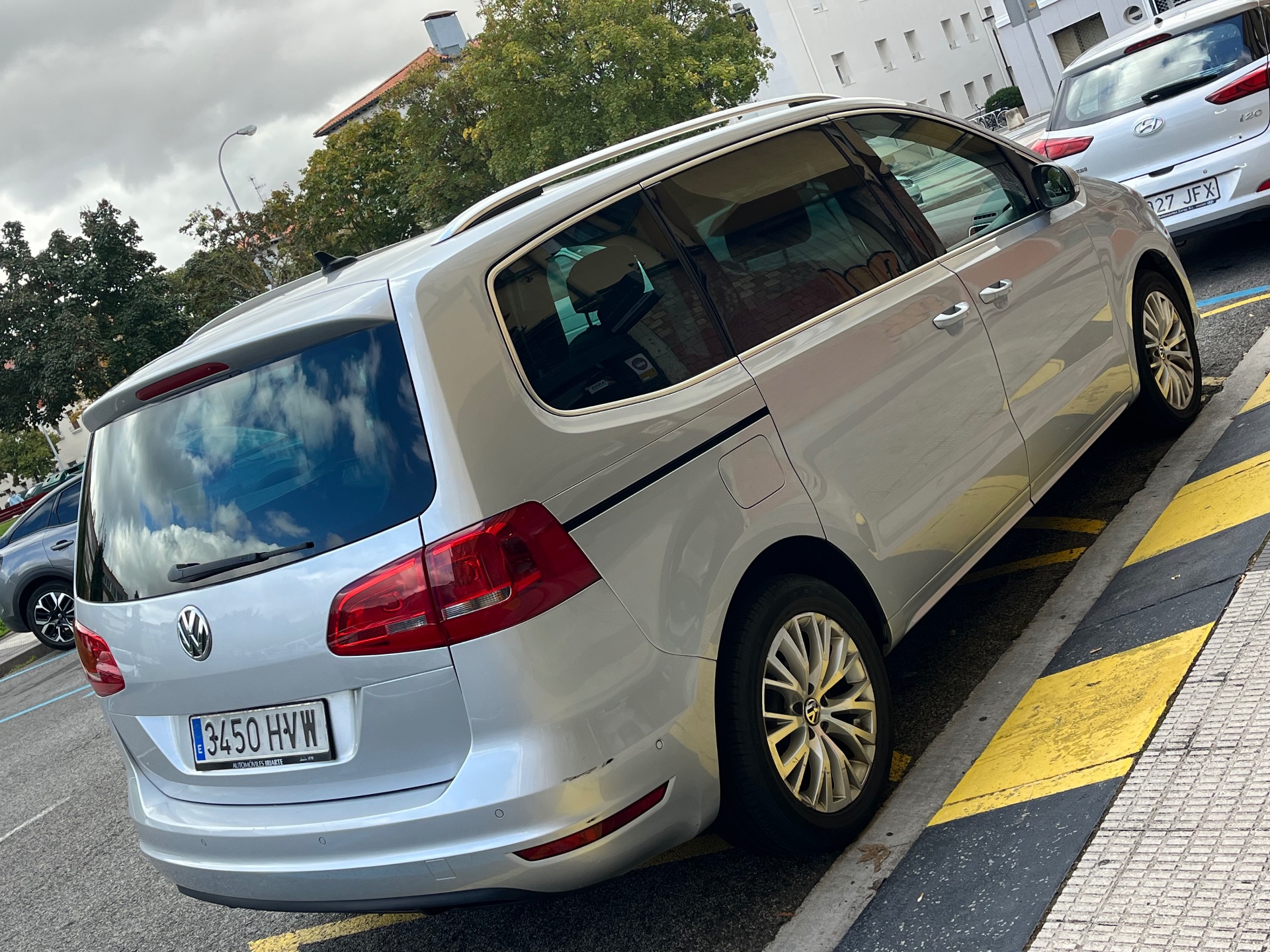 Volkswagen Sharan 2.0 TDI 177 CV DSG High. Bus. BMT